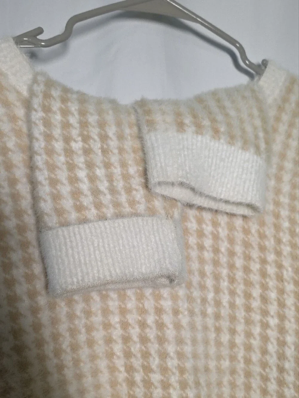 Thread & Supply Cream Houndstooth Scoop Neck Sweater - Picture 3 of 3